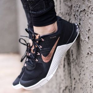 RARE Nike Metcon 2 Size 8.5 Rose Gold Copper Black